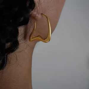 ARETES "WAVES" EN ACERO INOXIDABLE Y CHAPADO EN ORO DE 18K