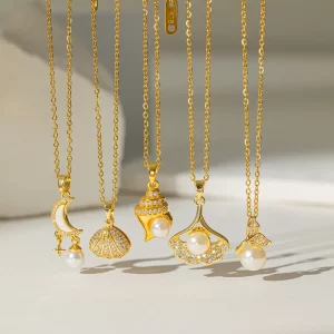 Alternative view of COLLAR "TREASURE" EN ACERO INOXIDABLE Y CHAPADO EN ORO DE 18K