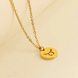 COLLAR MEDALLÓN ZODIACO "TAURO" EN ACERO INOXIDABLE Y CHAPADO EN ORO DE 18K