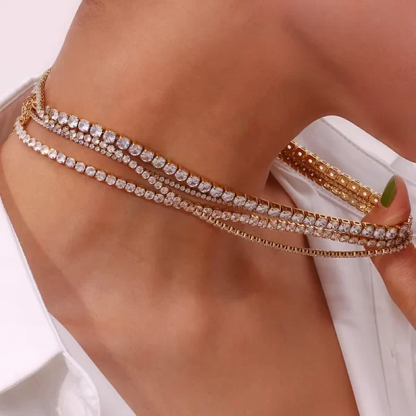 Gargantilla "Cristal" con Zirconias en Acero Inoxidable y Chapado en Oro de 18K (Grosor 3mm) - Imagen 2