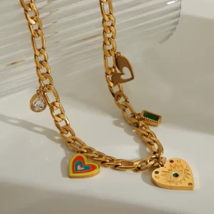 COLLAR "HORUS" EN ACERO INOXIDABLE Y CHAPADO EN ORO DE 18K