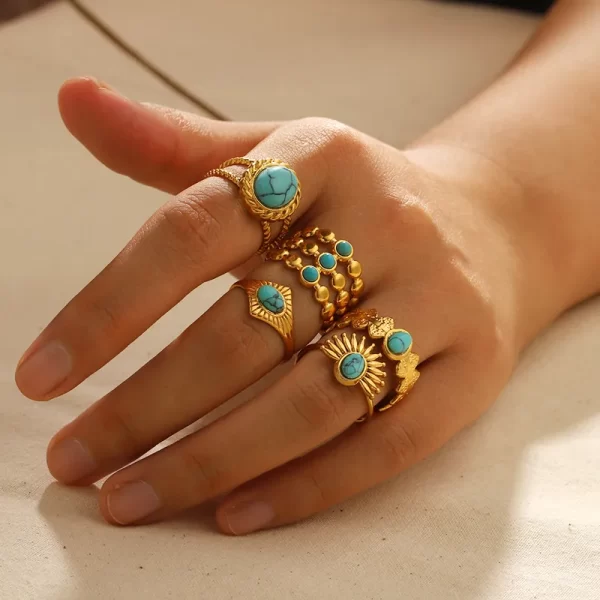 Anillo "Stardust" con Turquesa (Piedra Natural) en Acero Inoxidable y Chapado en Oro de 18K - Imagen 2