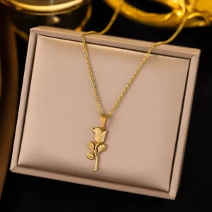 Collar "Rose" en Acero Inoxidable y Chapado de Oro de 18K
