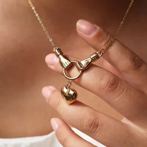 Collar "Loving Hand" en Acero Inoxidable y Chapado en Oro de 18K