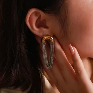 Alternative view of Aretes Tassel "Victoria" en Acero inoxidable y Chapado en Oro de 18K