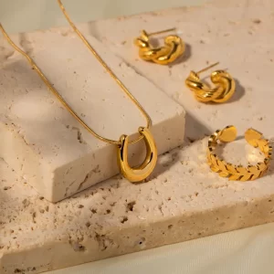 Alternative view of Collar "Lucky" en Acero Inoxidable Dorado