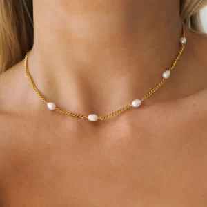 Collar "Perlina" con Perlas Naturales en Acero Inoxidable y Chapado en Oro de 18K