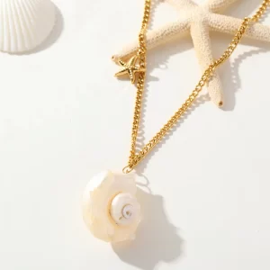 Collar "Mermaid" con Concha Natural en Acero Inoxidable y Chapado en Oro de 18K