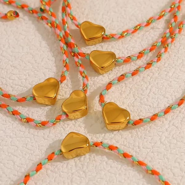 Pulsera de Hilo con Dije de Corazón en Acero Inoxidable y Chapado en Oro de 18K - Imagen 3