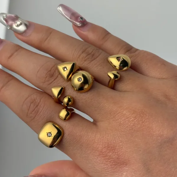 Anillo "Satélite" con Zirconia en Acero Inoxidable y Chapado en Oro de 18K - Imagen 2