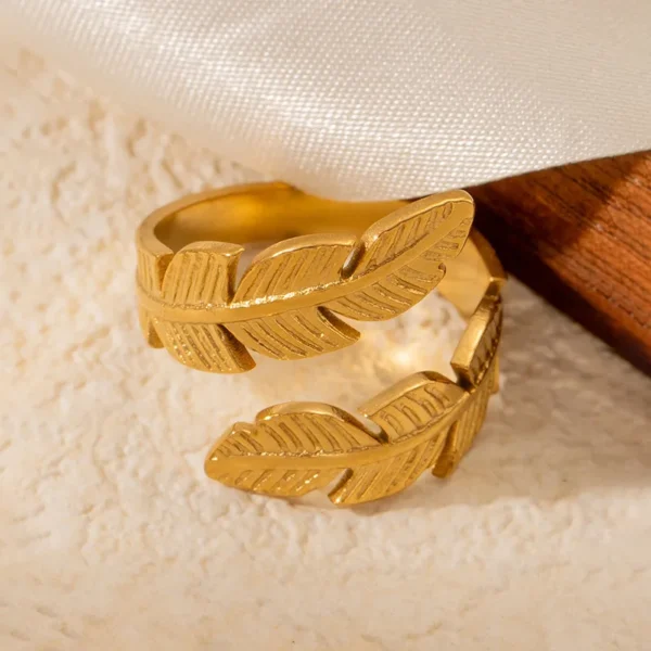 Anillo "Laureles" en Acero Inoxidable de Titanio