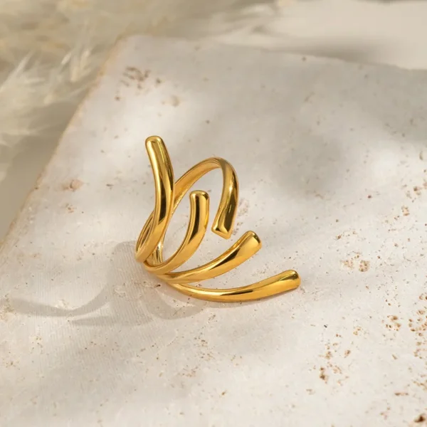 Anillo "Viento" en Acero Inoxidable y Chapado en Oro de 18K - Imagen 3
