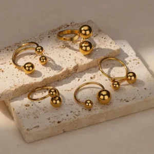 Alternative view of Anillo "Órbita" en Acero Inoxidable y Chapado en Oro de 18K