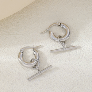 Aretes "Suspendidos" en Color Plata de Acero Inoxidable y Chapado en Oro de 18K
