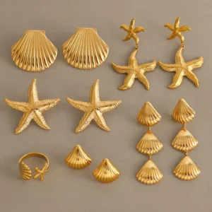 Alternative view of Aretes "Little Shell" en Acero Inoxidable  y Chapado en Oro de 18K