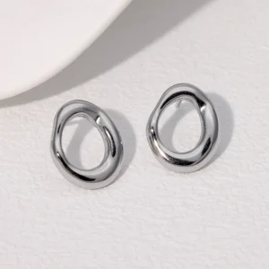 Aretes "O" en Color Plata de Acero Inoxidable y Chapado en Oro de 18K