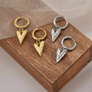 Alternative view of Arracadas "Beaten Heart" en Acero Inoxidable y Chapado en Oro de 18K