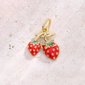 Charm "Fresas" en Cobre y chapado en Oro de 18K