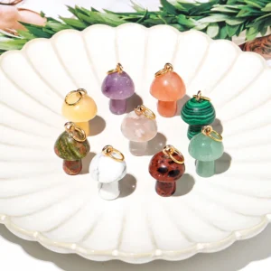 Alternative view of Charm "Funghi Spell" de Topacio (Piedra Natural) con Cadena Incluida
