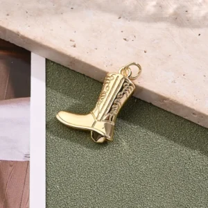 Alternative view of Charm "Bota" en Cobre y Chapado en Oro de 18K