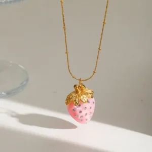 Collar "Pink Strawberry"con Zirconias de Acero Inoxidable y Chado en Oro de 18K