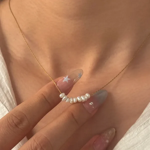 Collar "Bridge of Pearls" con Perlas de Agua Dulce de Acero Inoxidable y Chapado en Oro de 18K - Imagen 2