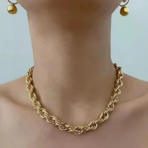 Collar de Cadena Torcida Gruesa (8mm) en Acero Inoxidable de Titanio y Chapado en Oro de 18K