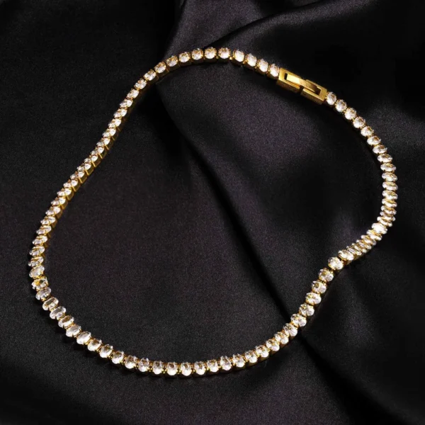 Gargantilla "Zarina" con Zirconias grado AAA en Acero Inoxidable y Chapado en Oro de 18K - Imagen 3