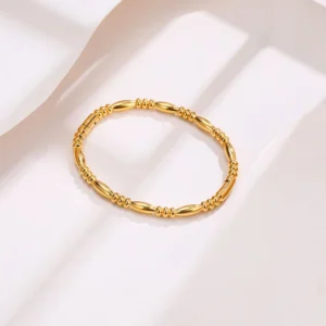 Brazalete "Galilea" en Acero Inoxidable y Chapado en Oro de 18K