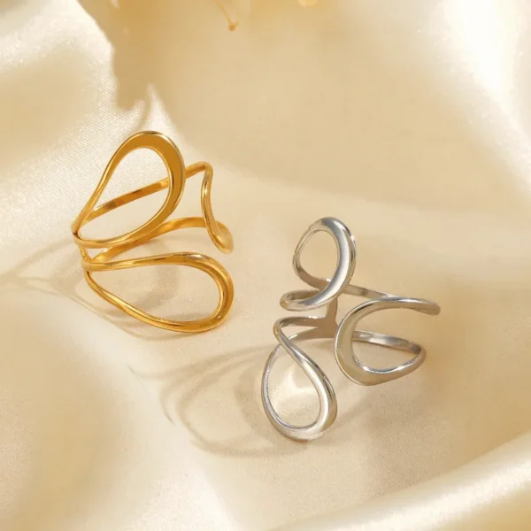 Anillo "Contemporary" en Acero Inoxidable y Chapado en Oro de 18K - Imagen 3