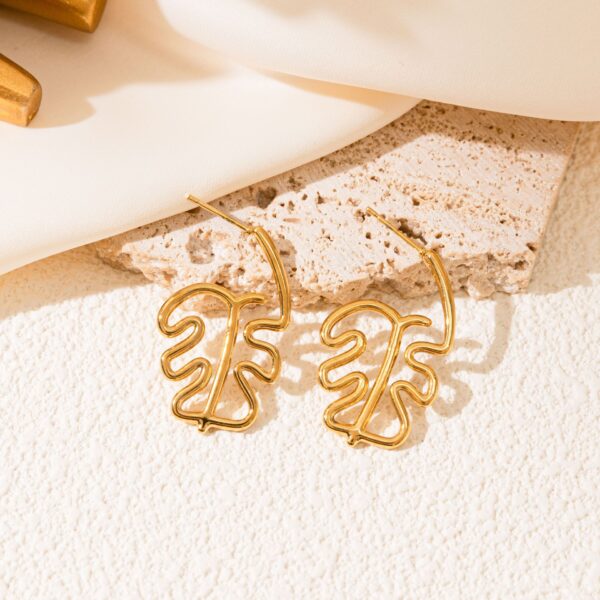 Aretes "Baby Monstera" en Acero Inoxidable de Titanio