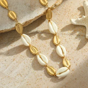 Collar"Caribe" con Concha Natural en Acero Inoxidable y Chapado en Oro de 18K