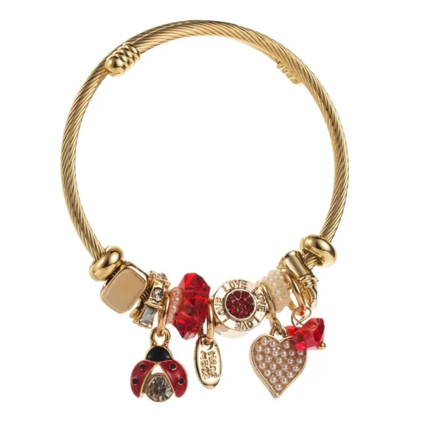 Brazalete con Charms en Color Rojo "Catarina" de Acero Inoxidable y Chapado en Oro