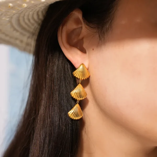 Aretes Largos "Mermaid" en Acero Inoxidable y Chapado en Oro de 18K