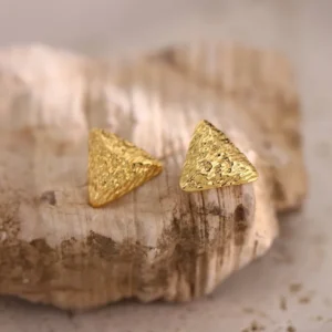 Alternative view of Aretes "Studs" en Acero Inoxidable y chapados en Oro de 18K