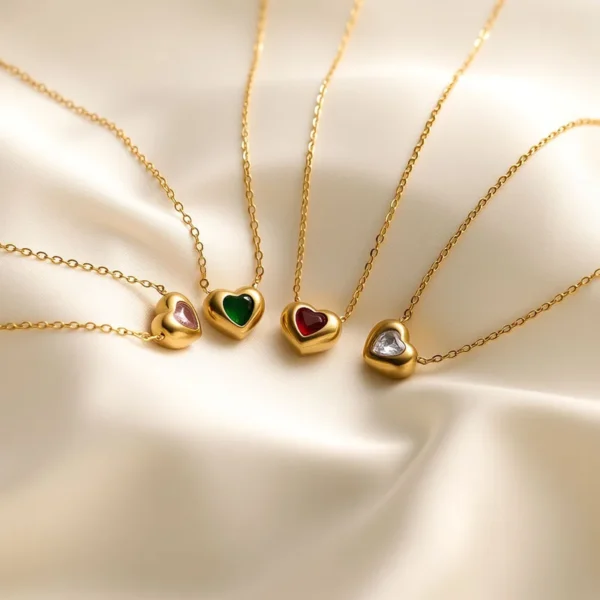 Collar "Red love" en Acero Inoxidable de Titanio y chapado en Oro de 18K - Imagen 2