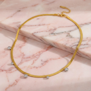 Collar "Milky Way"con Zirconia en Acero Inoxidable y Chapado en Oro de 18K