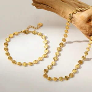 Alternative view of Collar "Coins" en Acero Inoxidable y Chapado en Oro de 18K