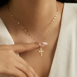 Collar "Cruz Dorada" en Acero Inoxidable y Chapado en Oro de 18K