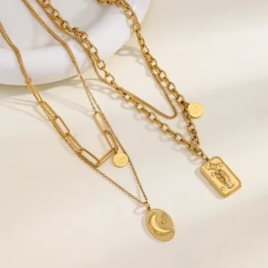 Alternative view of Collar "Mano Mágica"en Acero Inoxidable y Chapado en Oro de 18K