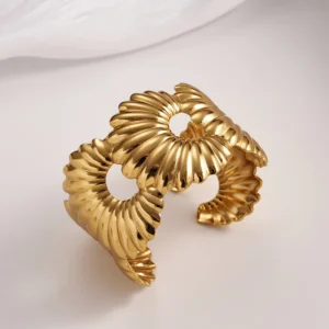 Brazalete "Trópico" en Acero Inoxidable Dorado