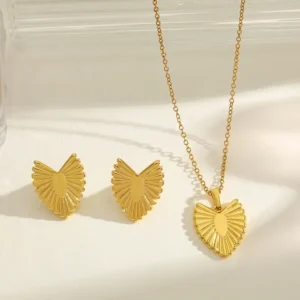 Alternative view of Set de Aretes y Collar "Sunny Heart" en Acero Inoxidable y Chapado en Oro