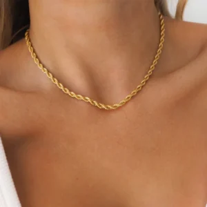 Collar de Cadena Torcida (3mm) en Acero Inoxidable y Chapado en Oro de 18K