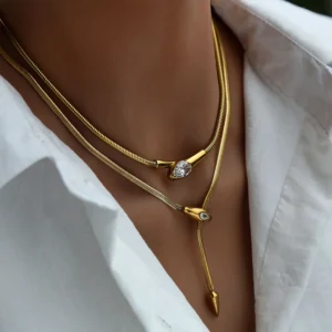 Alternative view of Collar "Ofiuco" en Color Dorado de Acero Inoxidable y Chapado en Oro