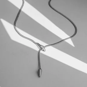 Collar "Ofiuco" en Color Plata de Acero Inoxidable y Chapado en Oro de 18K
