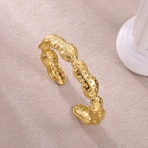 Alternative view of Brazalete "Peanuts" en Acero Inoxible y Chapado en Oro de 18K