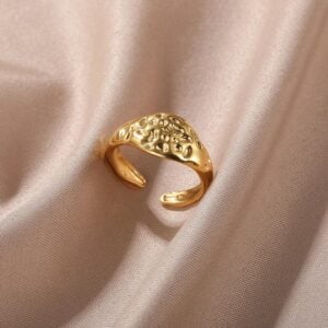Alternative view of Anillo "Stone" en Acero Inoxidable y Chapado en Oro de 18K
