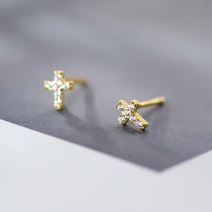 Alternative view of Aretes "Cross"con Zirconias en Plata 925 y Chapado en Oro de 18K
