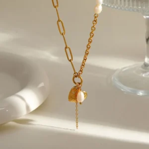 Collar "Cayman Islands" con Perlas Naturales en Acero Inoxidable y Chapado en Oro de 18K