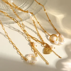 Alternative view of Collar "Cayman Islands" con Perlas Naturales en Acero Inoxidable y Chapado en Oro de 18K